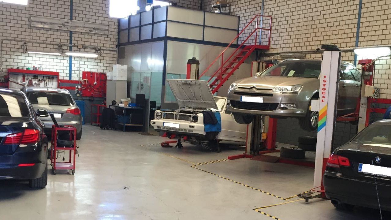 Interior del taller Soluciones para el Automóvil